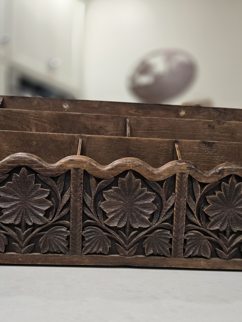 Vintage Faux Carved Wood Desk Mail Organizer Brown Scalloped Leaf 6 Slots 12"